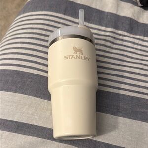 Stanley Cream 20oz quencher